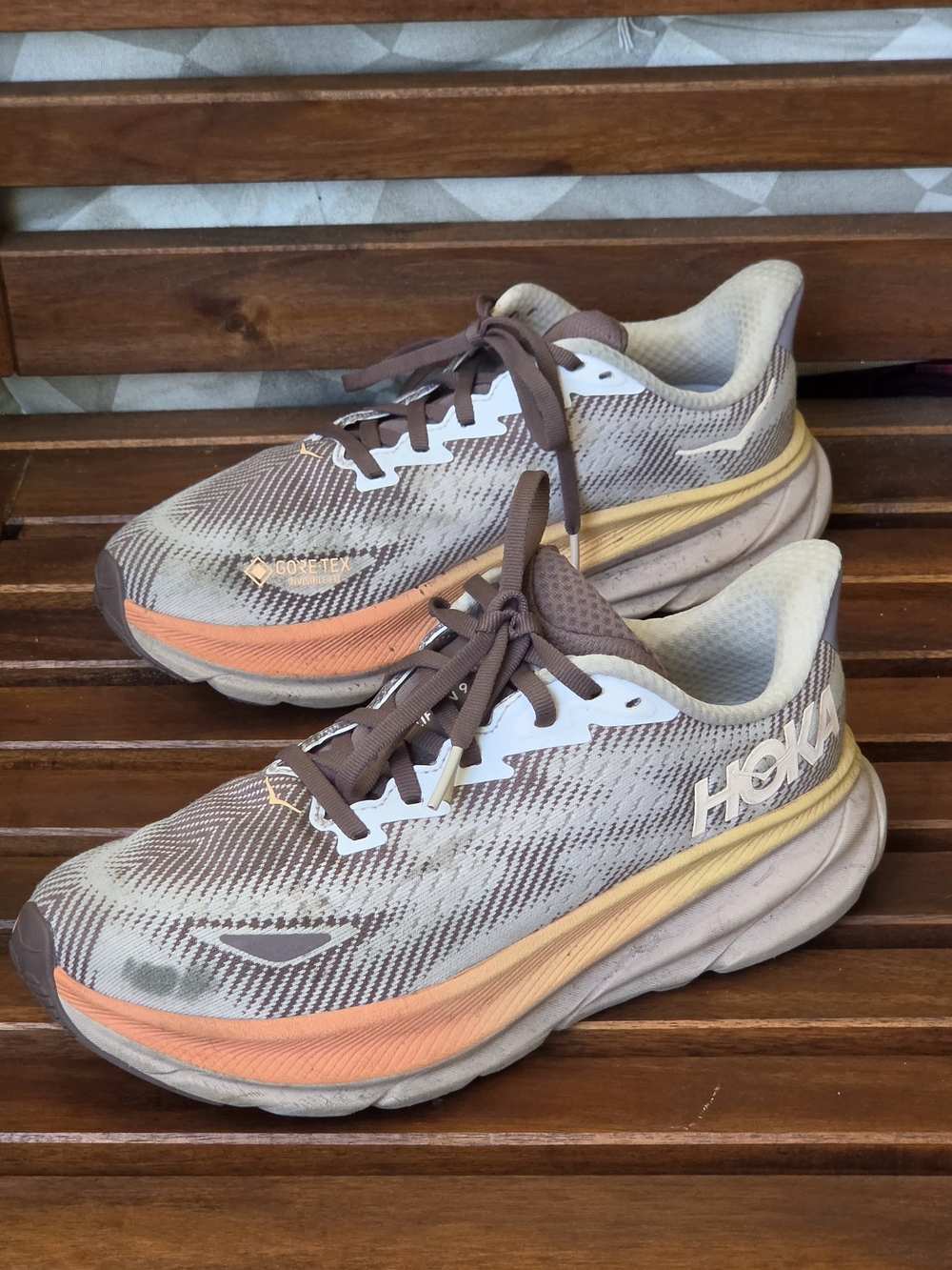 HOKA Clifton 9 GTX  Women’s Size 7.5 Shoes